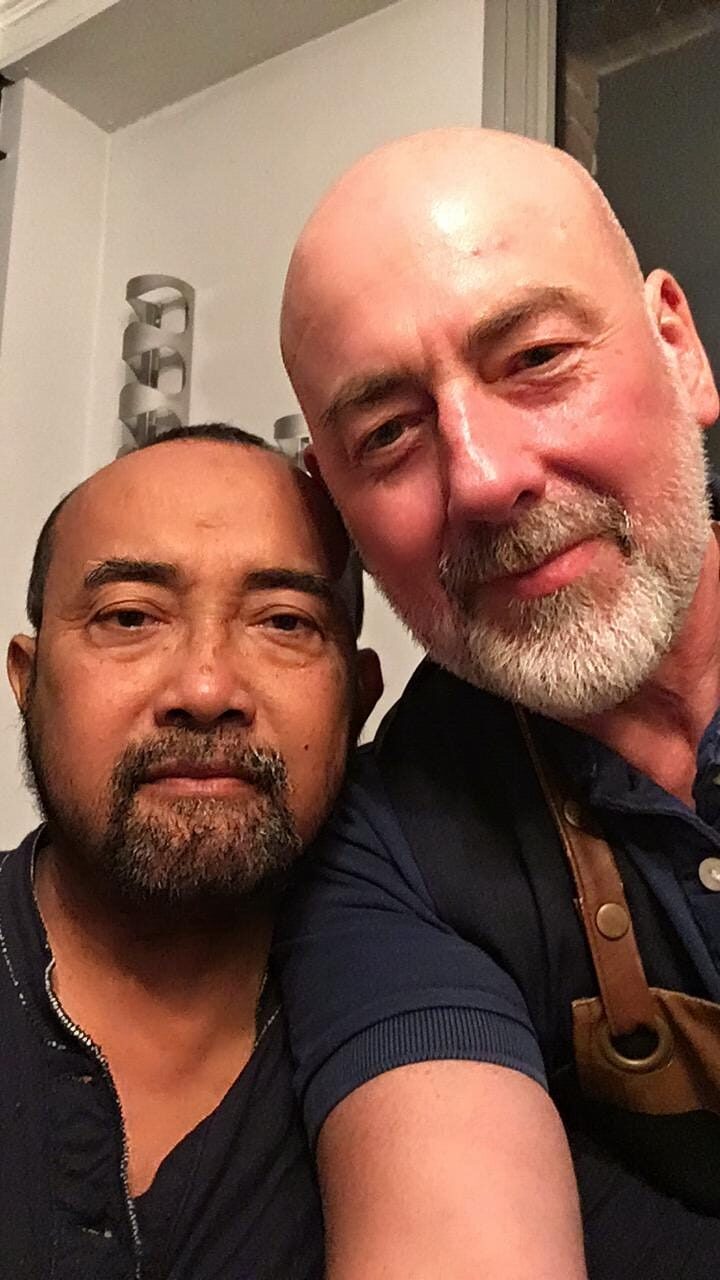 Deden Effendi avec un ami
